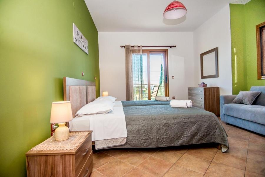 Irida Villa Afrato