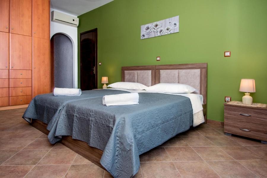 Villa Irida Afrato