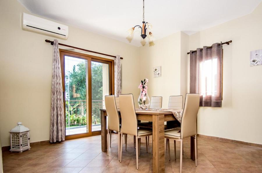 Irida Villa Afrato